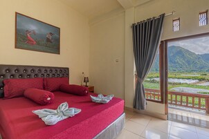 Habitación estándar doble, 1 cama doble, no fumadores, vistas a la montaña | Decoración individual, mobiliario individual, ropa de cama