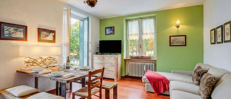 TV connectée de 21 pouces avec chaînes numériques