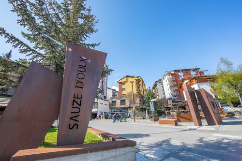 La Torre In The Center Of Town
