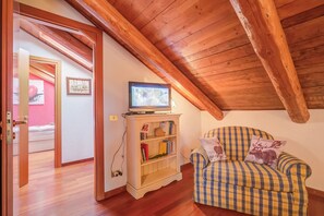 Téléviseur connecté de 21 po avec télévision numérique