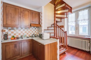 Family Apartment, 2 Bedrooms (La Torre In The Center Of Town) | Private kitchen