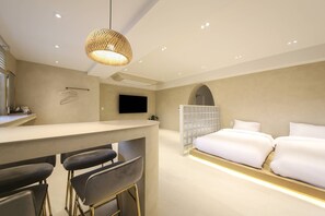 STAY B (302) Jacuzzi 20 Ping | Soundproofing, free WiFi, bed sheets - Island Stay (Jeju City)