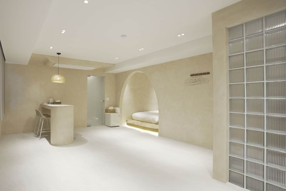 STAY A (301) Jacuzzi 19 Ping | 1 slaapkamer, geluiddichte muren, gratis wifi, beddengoed