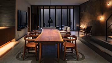 Premium Townhome | Living area | Flat-screen TV