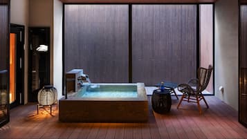 Premium Townhome | Bathroom | Separate tub and shower, hair dryer, bathrobes, slippers