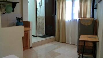 1 bedroom, in-room safe, free WiFi, bed sheets