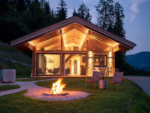 Luxury chalet with swimming pond and sauna