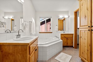 مجففات شعر، مناشف، صابون، شامبو