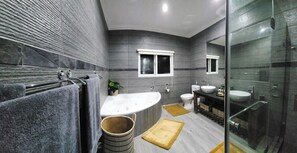 Family House | Bathroom