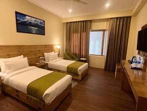 Deluxe Room with Balcony - Crown Himalaya Hotel (Leh)