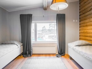 3 bedrooms, internet, bed sheets