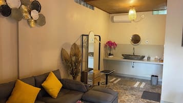 Deluxe Double Room | Free WiFi