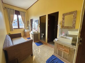 Bathroom - Desa Hostel (Munduk)
