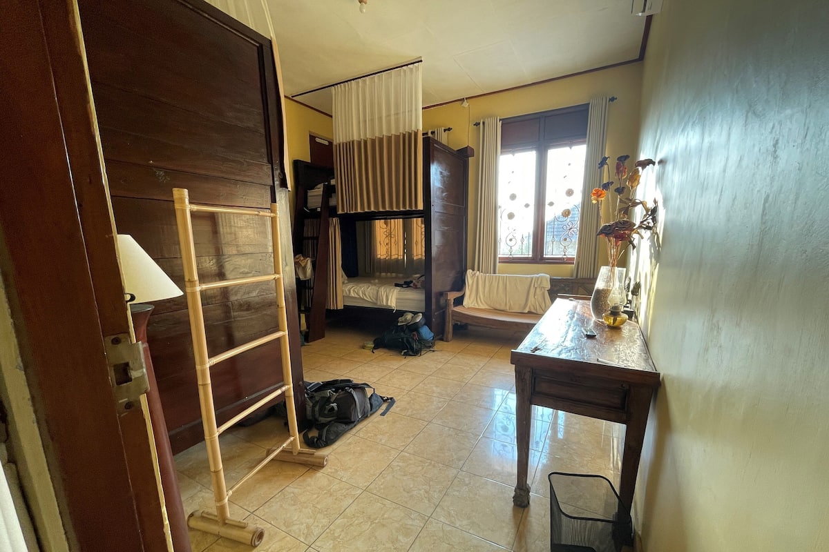 Shared Dormitory, Mixed Dorm