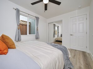 2 chambres, fer et planche à repasser, lit parapluie, Wi-Fi