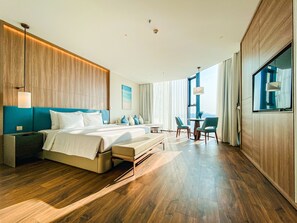 Minibar, bureau, rideaux occultants, chambres insonorisées