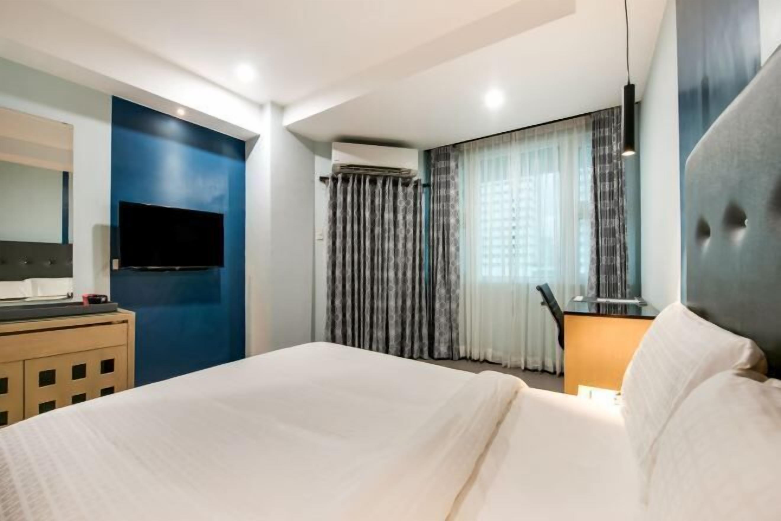 房內夾萬、書桌、隔音、免費 Wi-Fi