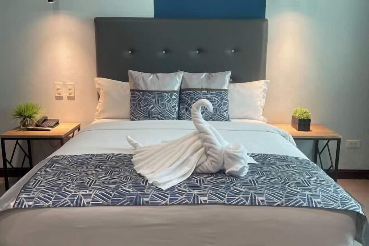 In-room safe, desk, soundproofing, WiFi (free)