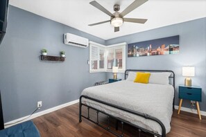 デスク、アイロン / アイロン台、WiFi、ベッドシーツ