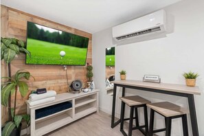 Interior - Adorable Guesthouse/Studio in Central Phoenix (Phoenix)