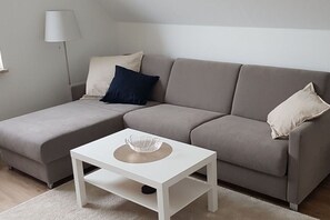 Smart TV, libros y estéreo 