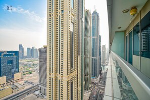 View from property - Stunning Sea View 2Bed near Tram Stn (Dubai)