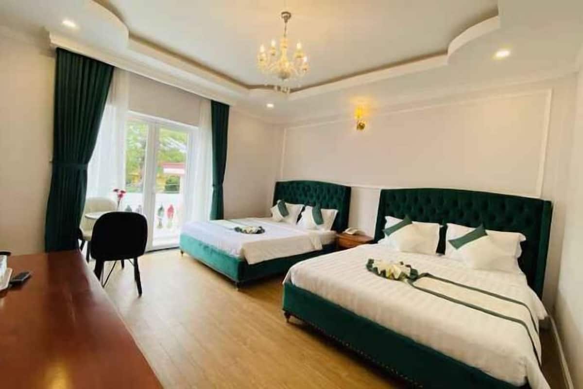 Premium bedding, down duvets, pillow-top beds, free minibar items