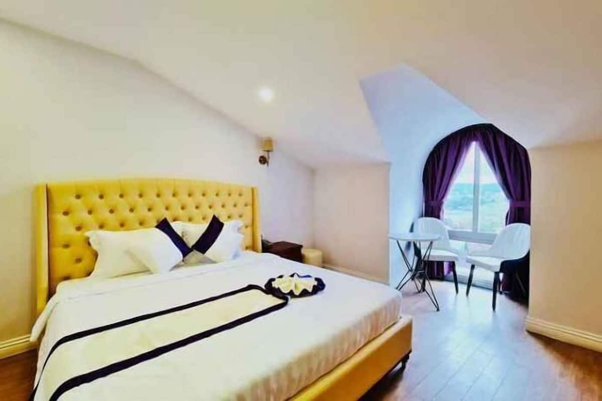 Premium bedding, down duvets, pillow-top beds, free minibar items