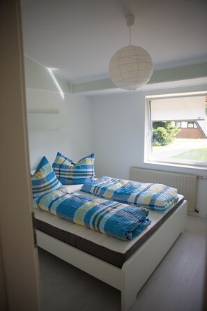 3 Schlafzimmer, Reisekinderbett, kostenloses WLAN, Bettwäsche