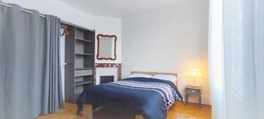 4 bedrooms, desk, iron/ironing board, travel crib - Maison en Bord de Parcs (Trappes)