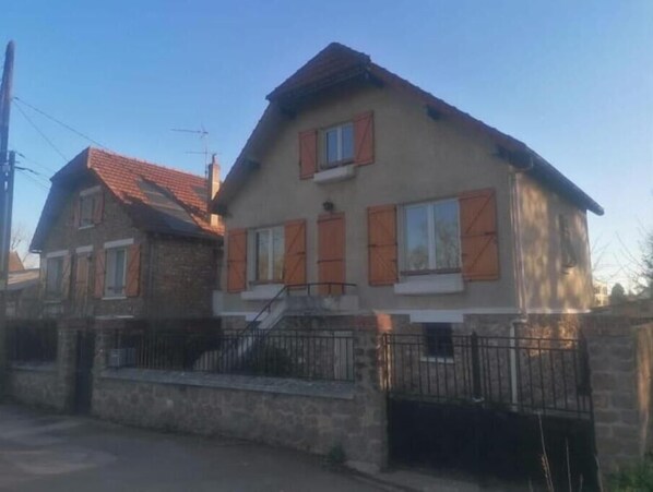 Exterior - Maison en Bord de Parcs (Trappes)