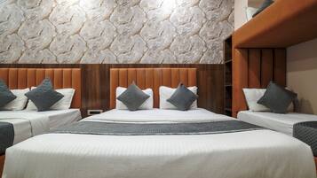 Royal Room | Desk, soundproofing, free WiFi, bed sheets
