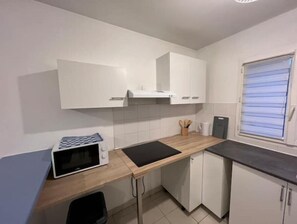 Private kitchen - Appartement F2 Avec Jardin (ST BRICE SOUS FORET)