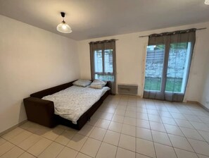 1 habitación, wifi gratis y ropa de cama