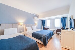 Triple Room with Sea View | Free WiFi, bed sheets - Bodrum Gulet Otel (Bodrum)