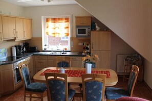 Fridge, microwave, oven, stovetop - Holiday apartment salt marshes (Reken)