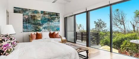 3 slaapkamers, een strijkplank/strijkijzer, gratis wifi, beddengoed