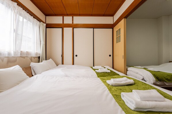 ベーシック アパートメント | 4 室のベッドルーム