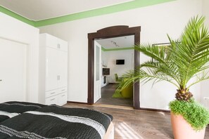1 habitación y cuna de viaje 