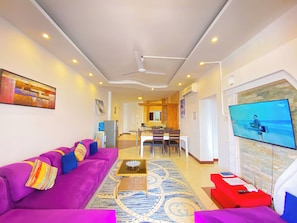 Presidential Apartment | Minibar, individually decorated, individually furnished, desk - Shanzu Beachfront Apartments (Mombasa)