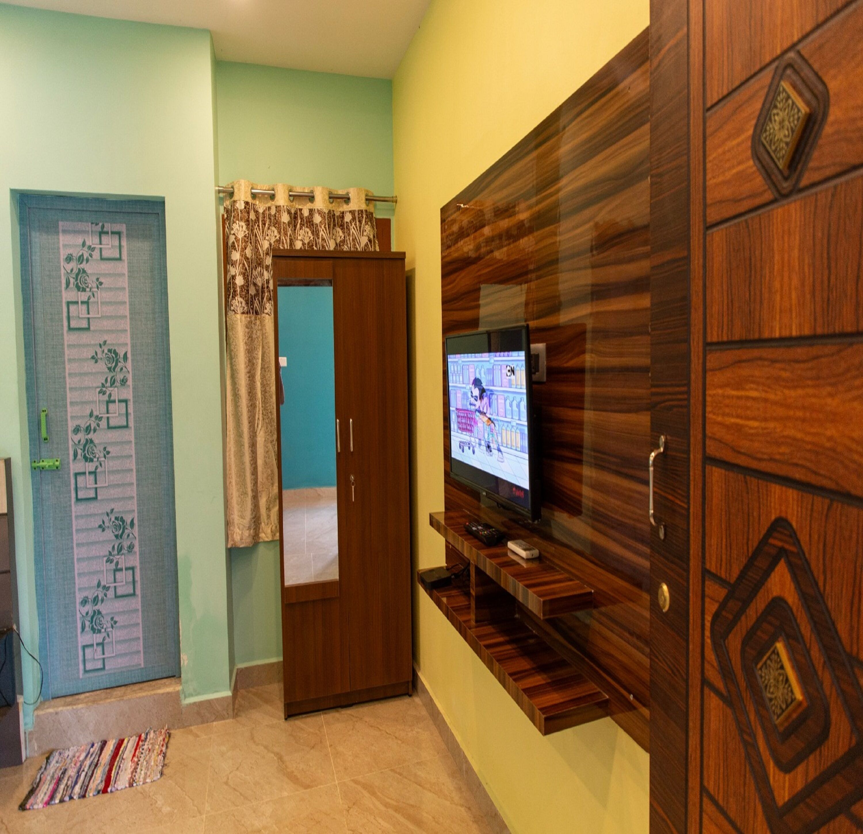 Rom – deluxe | Allergitestet sengetøy, skrivebord, wi-fi (inkludert) og sengetøy