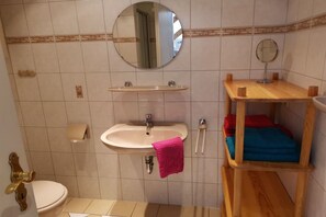 Douche, serviettes fournies