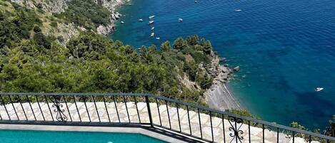 Exclusive Villa | Water view