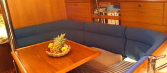 Voilier Confortable, Vue sur le Golfe, au Coeur de Propriano et Plage à Pied