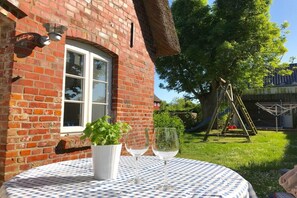 Outdoor dining - Holiday apartment Nordwind (Wrixum)