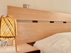 2 Schlafzimmer, Bügeleisen/Bügelbrett