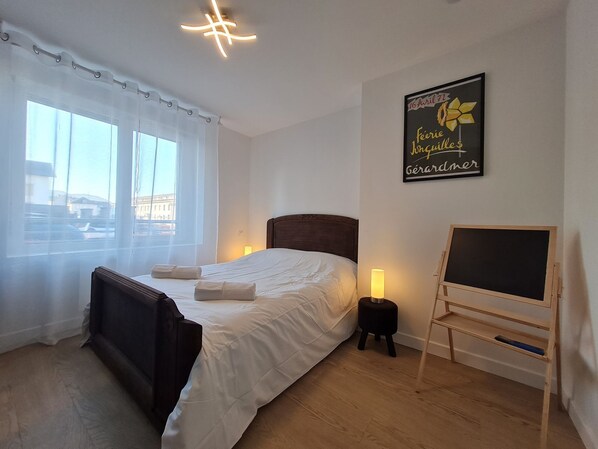 2 soverom, strykejern/-brett, reiseseng for barn og wi-fi (inkludert)