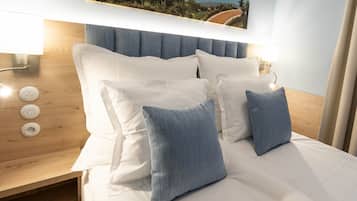 Kamar Comfort, Bebas Asap Rokok, balkon | Seprai katun Mesir, seprai premium, brankas, dan didekorasi berbeda-beda