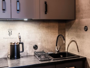 City Studio, Kitchenette, Ground Floor | Private kitchen