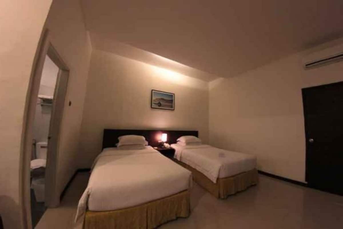 In-room safe, free WiFi